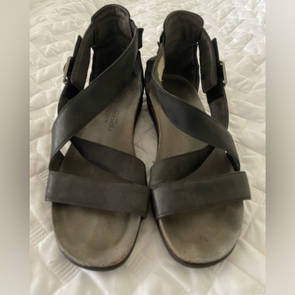 Naot Women’s ‘Rianna’ leather slingback sandals.